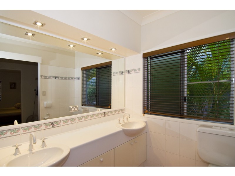 13 PELLOWE STREET, Clifton Beach QLD 4879