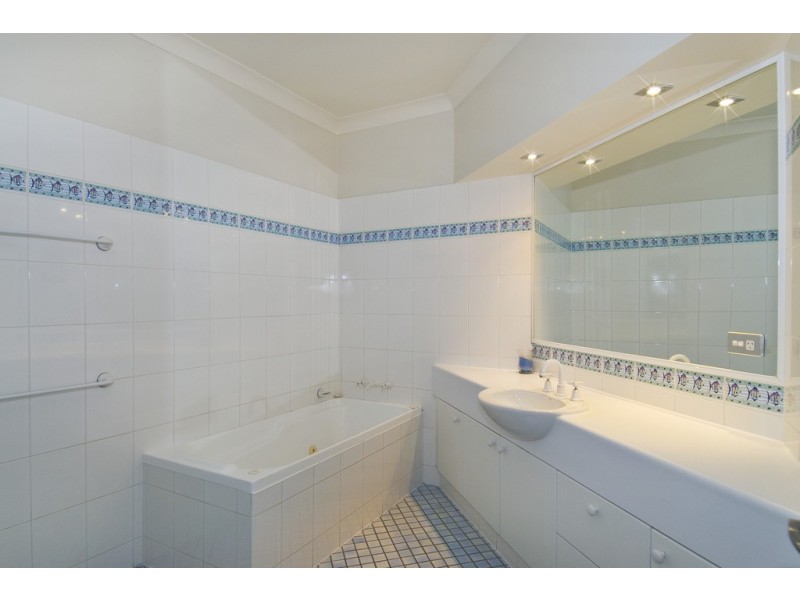 13 PELLOWE STREET, Clifton Beach QLD 4879