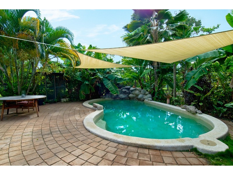 16 NICHOLAS STREET, Clifton Beach QLD 4879