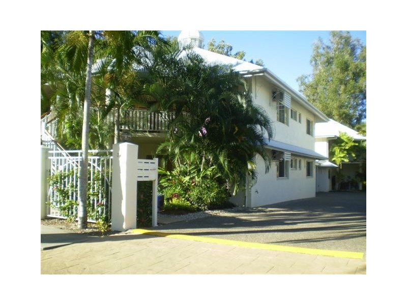 34 OLIVA STREET, Palm Cove QLD 4879