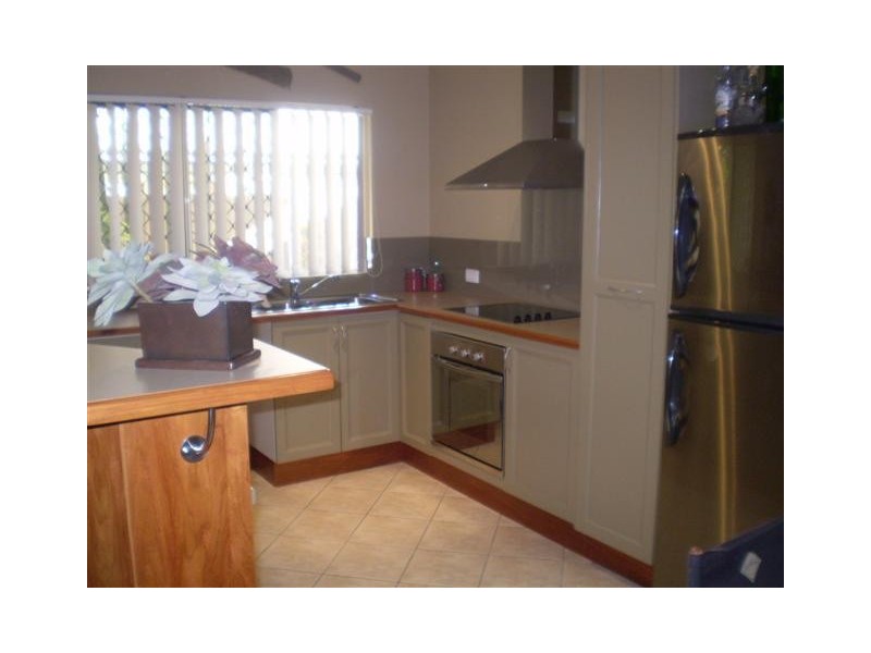 34 OLIVA STREET, Palm Cove QLD 4879