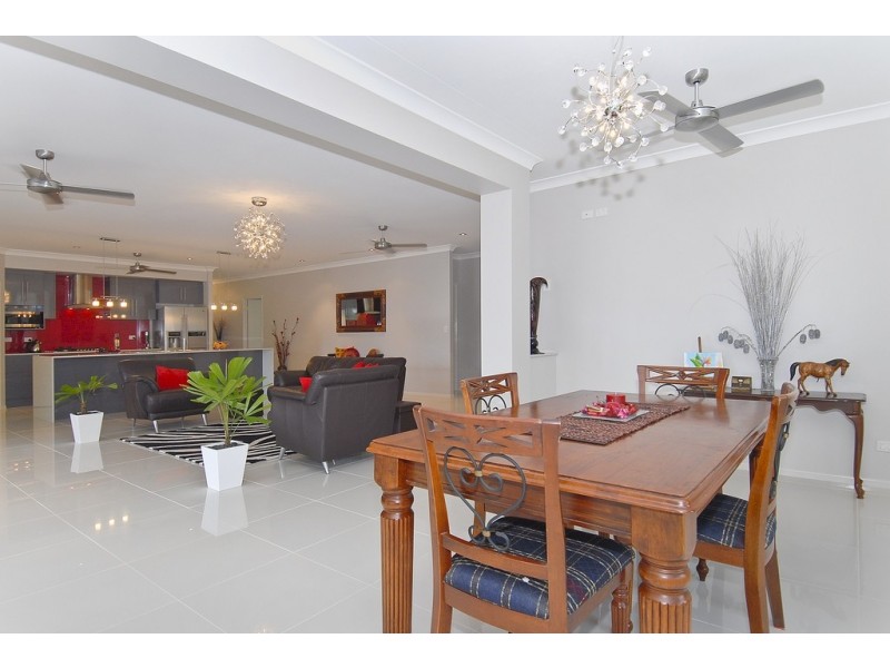 56 LEONARDS ACCESS, Kewarra Beach QLD 4879