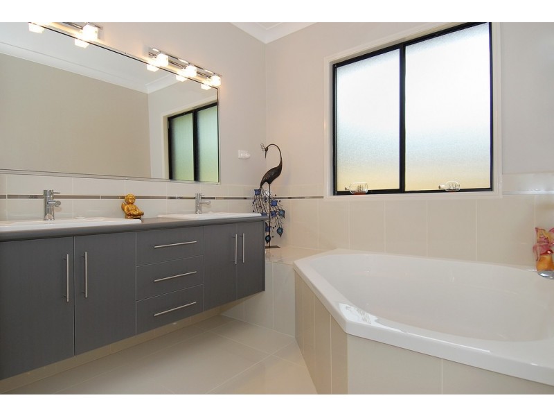 56 LEONARDS ACCESS, Kewarra Beach QLD 4879