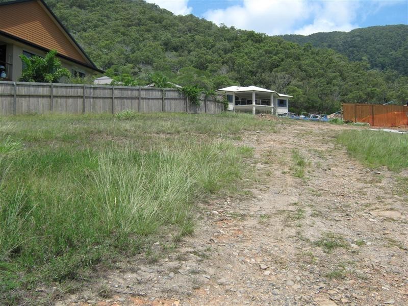 18 COCUS CRESCENT, Palm Cove QLD 4879