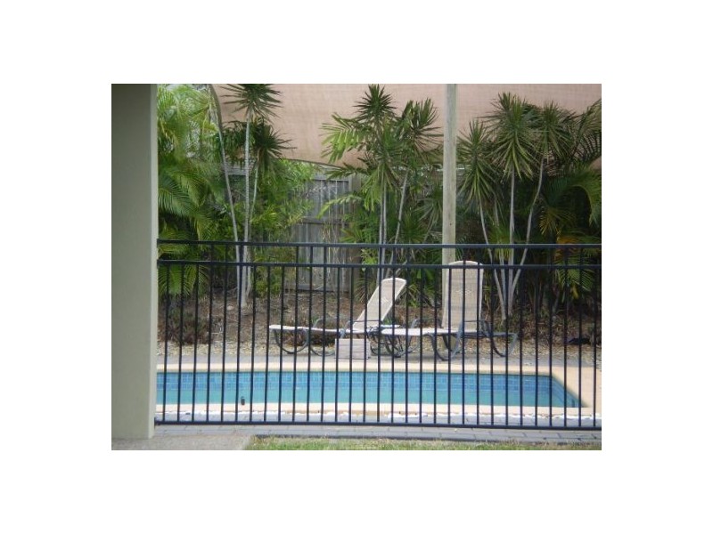 10 COCUS CRES, Palm Cove QLD 4879