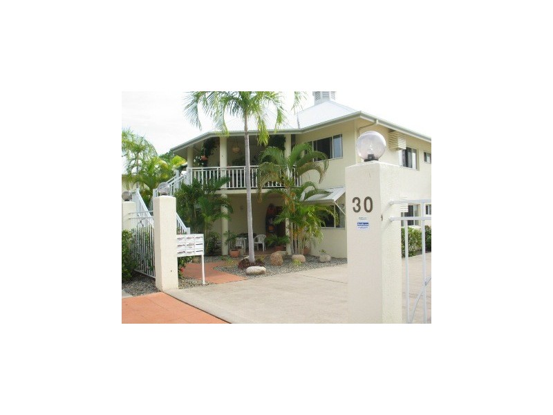 2/30  OLIVIA ST, Palm Cove QLD 4879