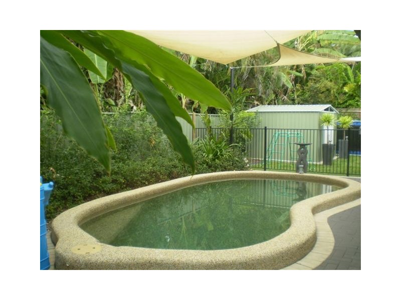 15 CASTOR STREET, CLIFTON BEACH, Cairns QLD 4870