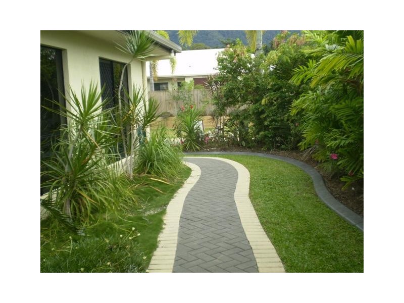 15 CASTOR STREET, CLIFTON BEACH, Cairns QLD 4870