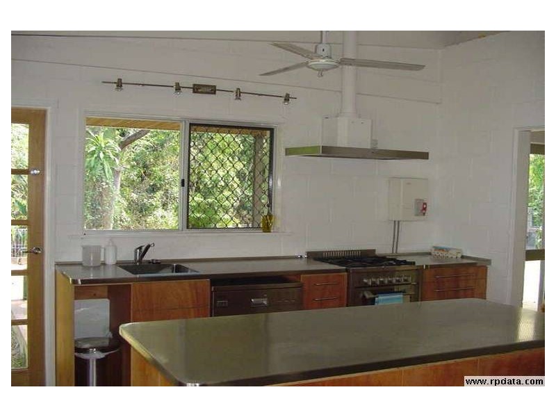55 VEIVERS ROAD, Palm Cove QLD 4879