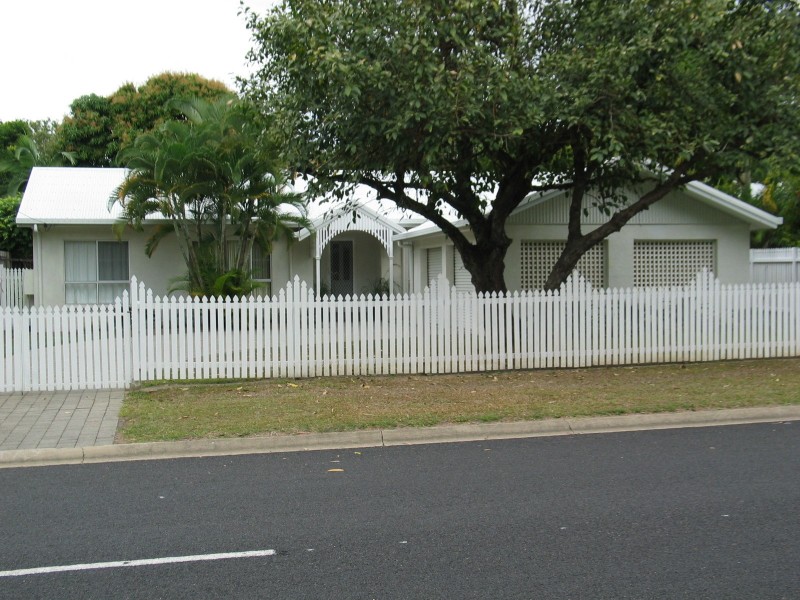 8 SATELLITE ST, Clifton Beach QLD 4879