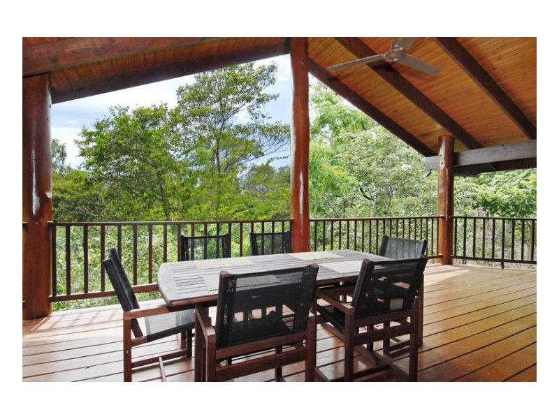 25-27 LARK CLOSE, CLIFTON BEACH, Cairns QLD 4870