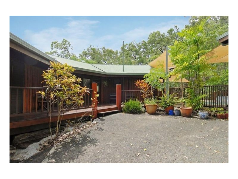 25-27 LARK CLOSE, CLIFTON BEACH, Cairns QLD 4870