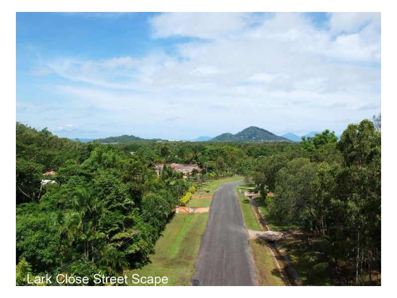 25-27 LARK CLOSE, CLIFTON BEACH, Cairns QLD 4870