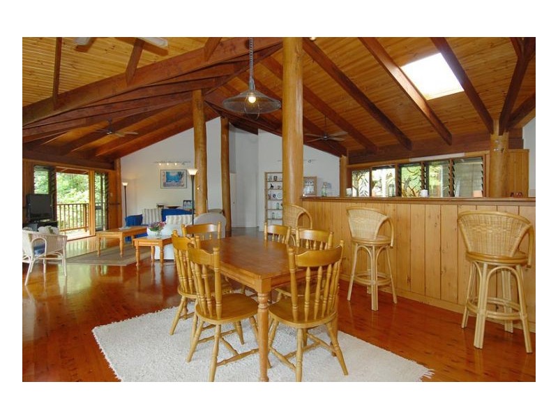 25-27 LARK CLOSE, CLIFTON BEACH, Cairns QLD 4870