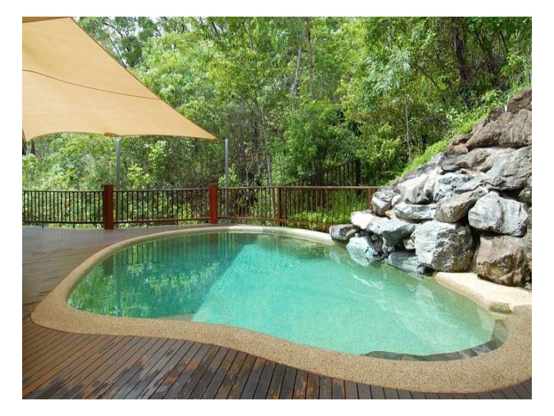 25-27 LARK CLOSE, CLIFTON BEACH, Cairns QLD 4870