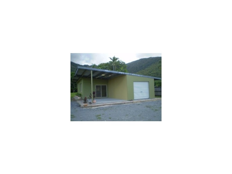 Clifton Beach QLD 4879