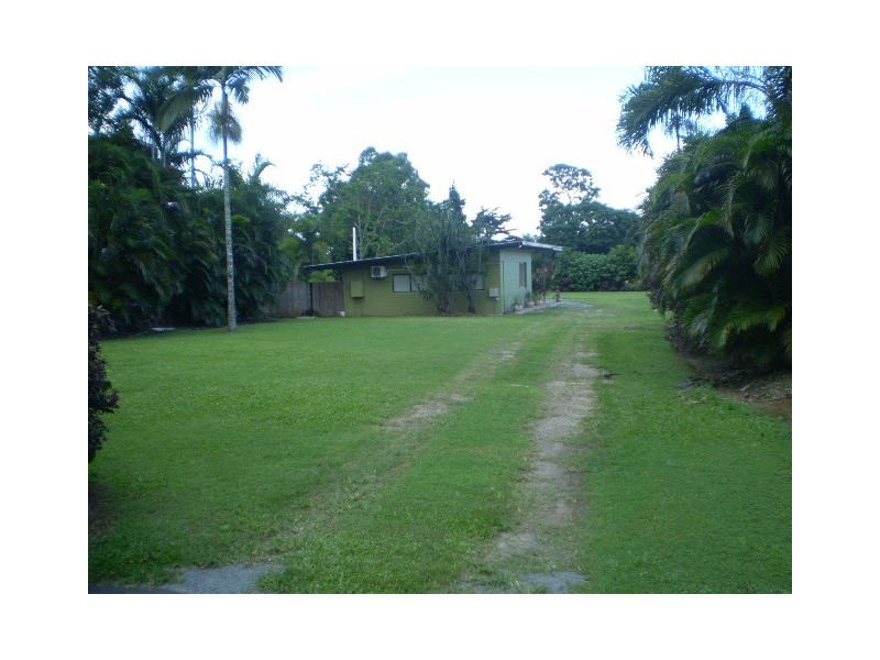 Clifton Beach QLD 4879