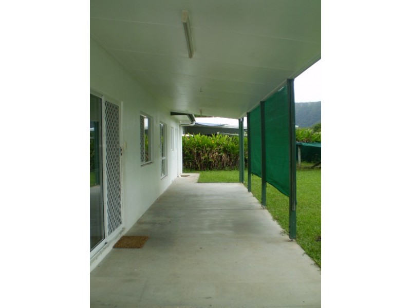 Kewarra Beach QLD 4879