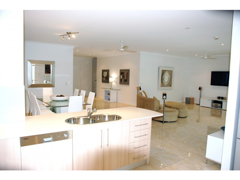 10A ST CRISPIN STREET, CLIFTON BEACH, Cairns QLD 4870