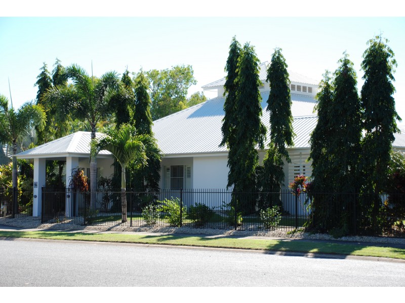 10A ST CRISPIN STREET, CLIFTON BEACH, Cairns QLD 4870