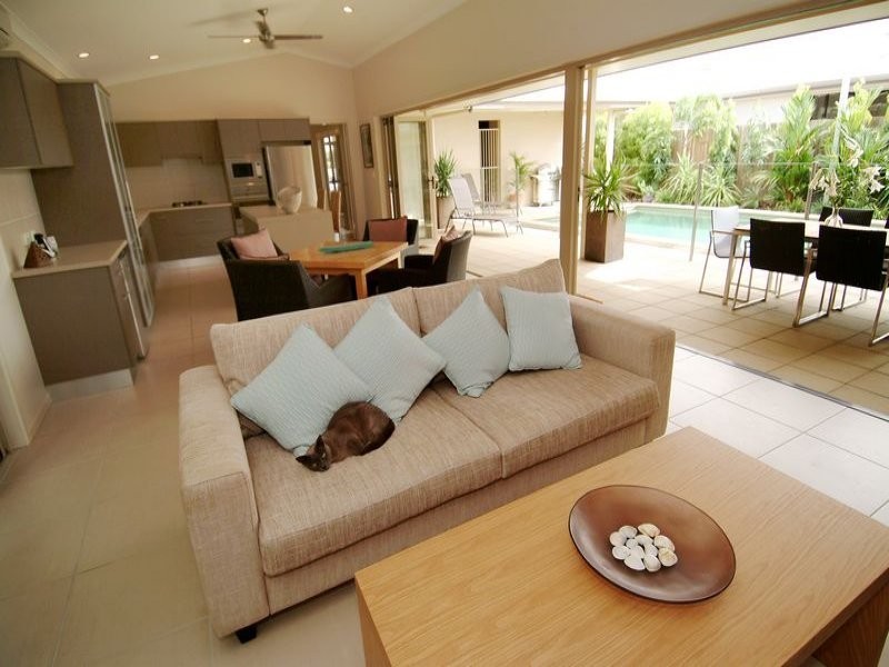 18 BILGOLA DRIVE, KEWARRA BEACH, Cairns QLD 4870