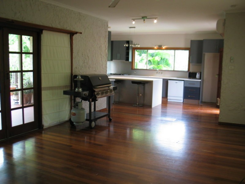 54 ENDEAVOUR ROAD, CLIFTON BEACH, Cairns QLD 4870