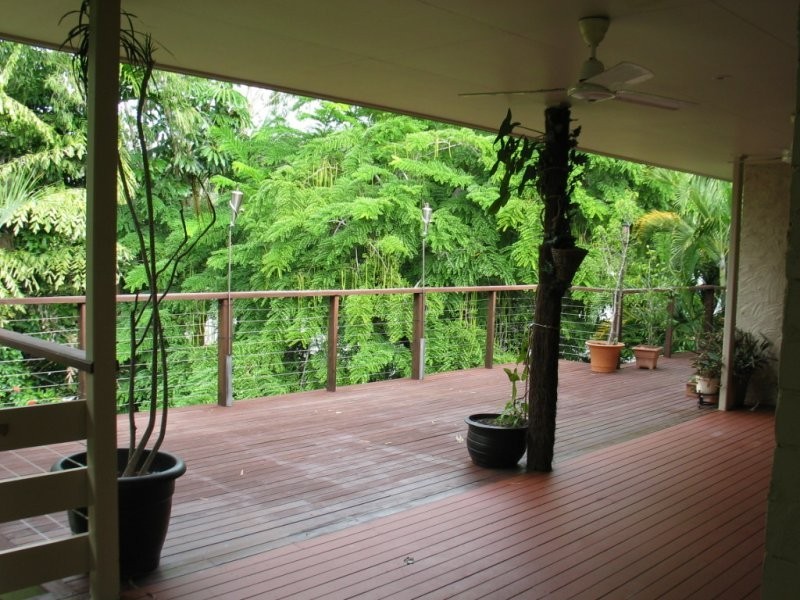 54 ENDEAVOUR ROAD, CLIFTON BEACH, Cairns QLD 4870