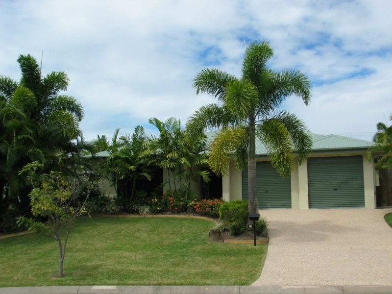 10 NARABEEN STREET, KEWARRA BEACH, Cairns QLD 4870