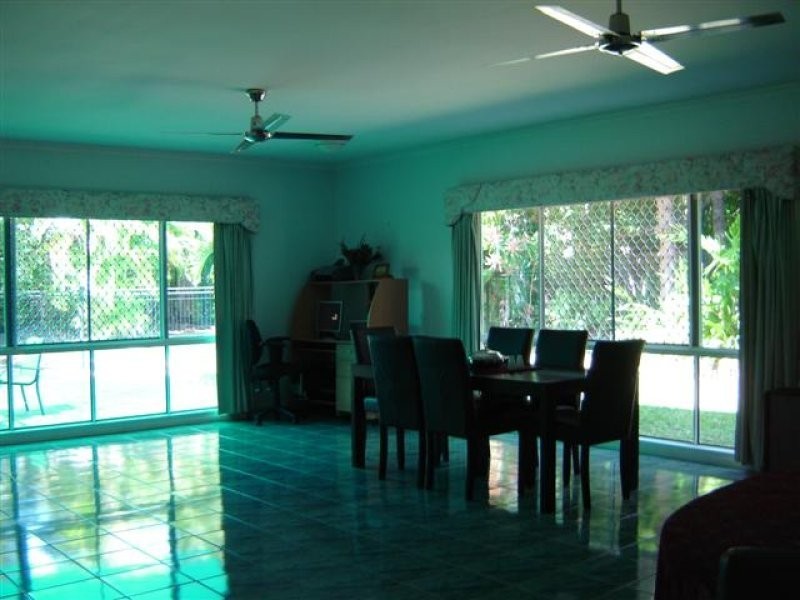 5 BLIGH CLOSE, CLIFTON BEACH, Cairns QLD 4870