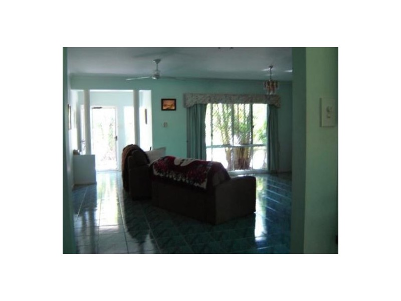 5 BLIGH CLOSE, CLIFTON BEACH, Cairns QLD 4870