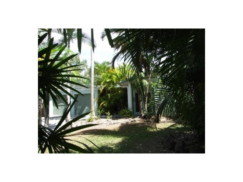 5 BLIGH CLOSE, CLIFTON BEACH, Cairns QLD 4870