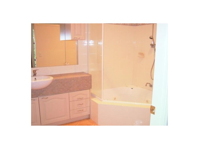 2/18 Clifton Road, Clifton Beach QLD 4879