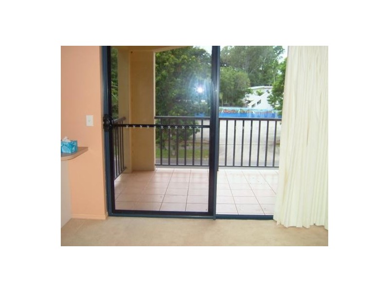 2/18 Clifton Road, Clifton Beach QLD 4879