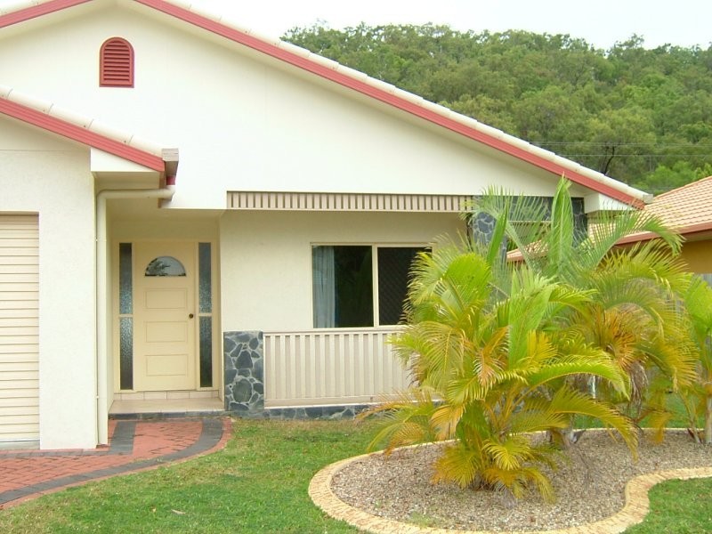 9 Greenhaven Street, Clifton Beach QLD 4879