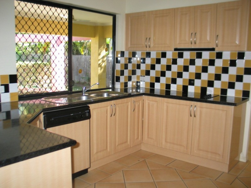 7 Brolga Close, Kewarra Beach QLD 4879