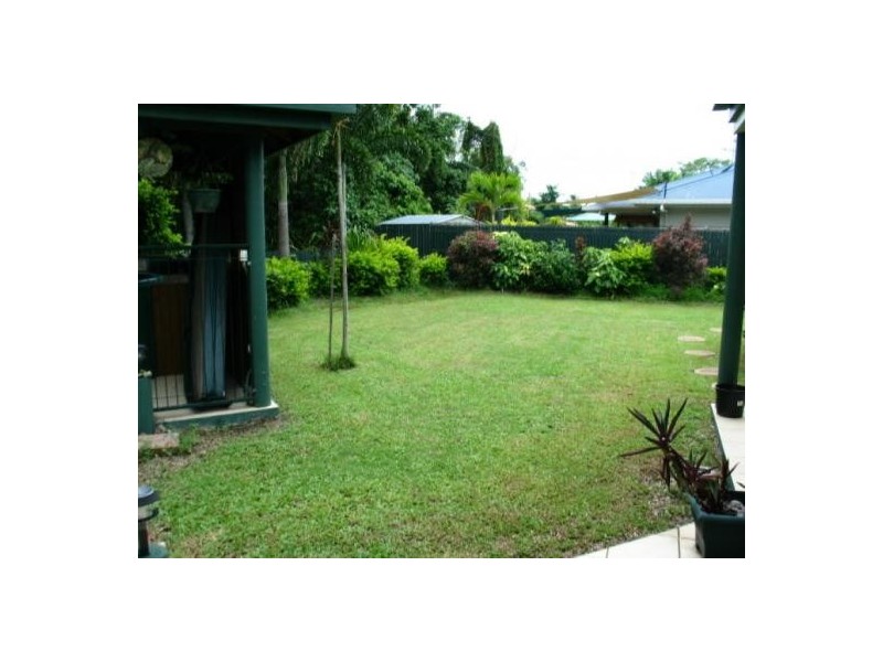 8 Greenhaven Street, Clifton Beach QLD 4879