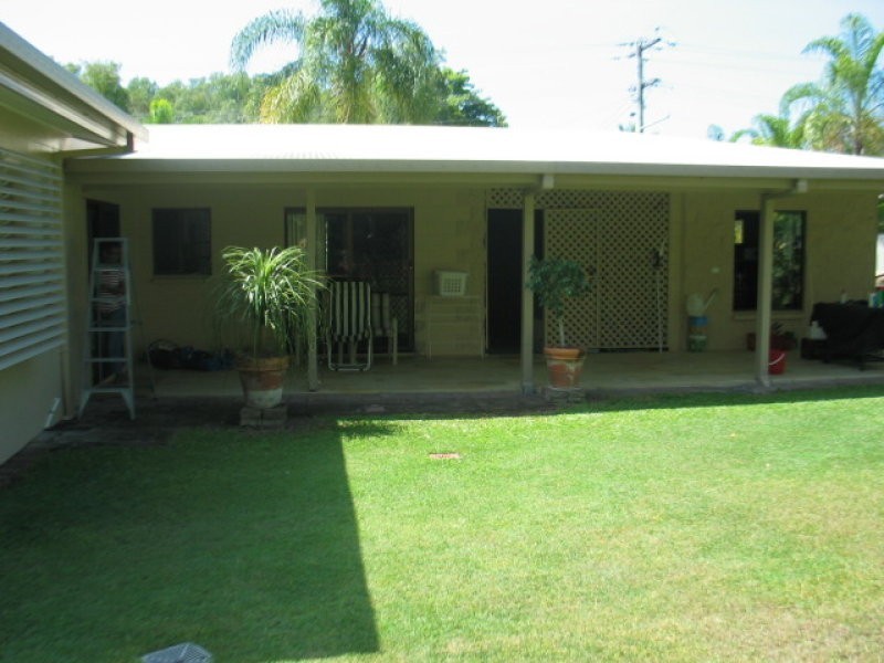 9 HOPE STREET, Clifton Beach QLD 4879