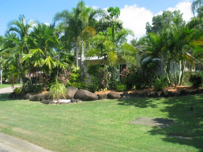 9 HOPE STREET, Clifton Beach QLD 4879