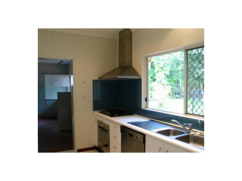 9 St Crispin Street, Clifton Beach QLD 4879