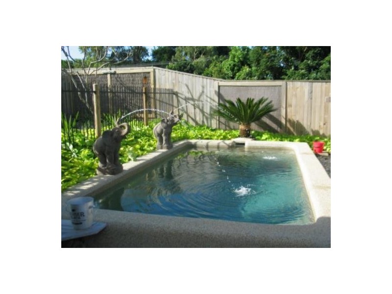 4 Sago Close, Palm Cove QLD 4879