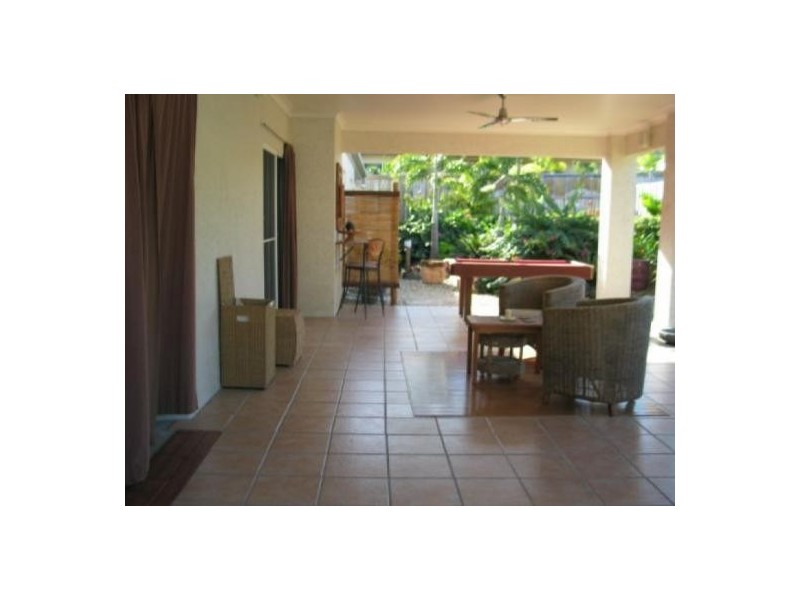 4 Sago Close, Palm Cove QLD 4879