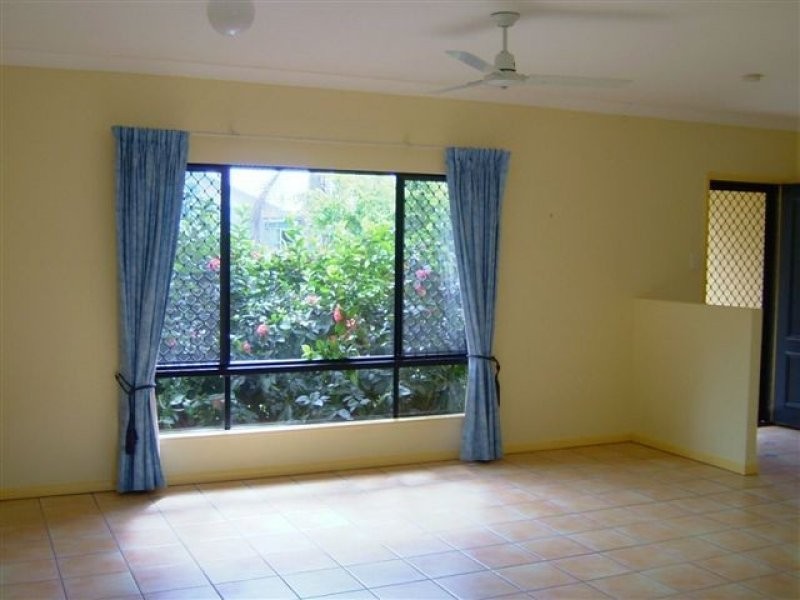 11 Helsdon Close, Clifton Beach QLD 4879