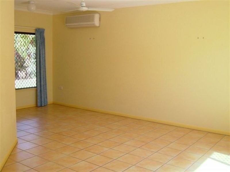 11 Helsdon Close, Clifton Beach QLD 4879