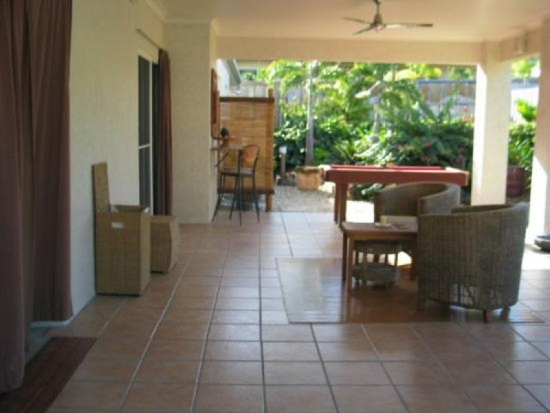 4 Sago Close, Palm Cove QLD 4879