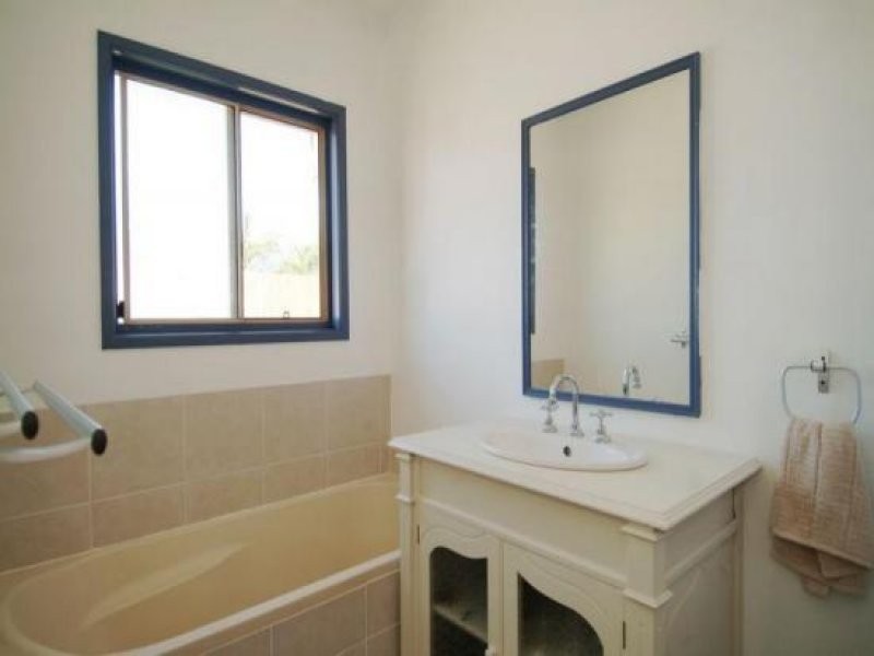 1 MIARA CLOSE, KEWARRA BEACH, Cairns QLD 4870