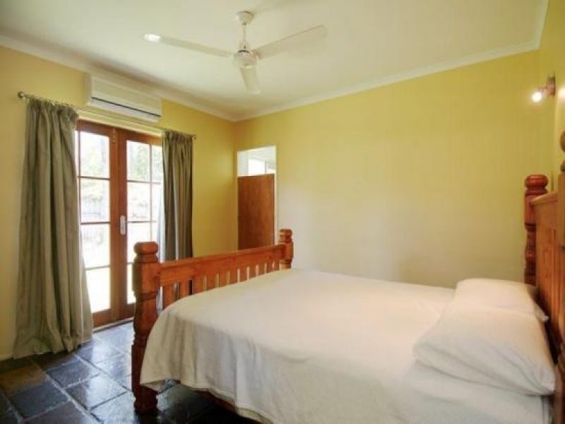 1 MIARA CLOSE, KEWARRA BEACH, Cairns QLD 4870