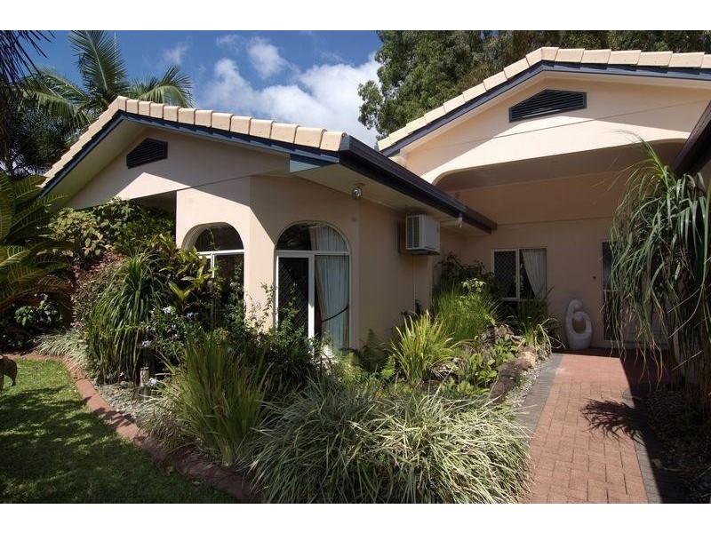 1 WHITEHAVEN COURT, CLIFTON BEACH, Cairns QLD 4870