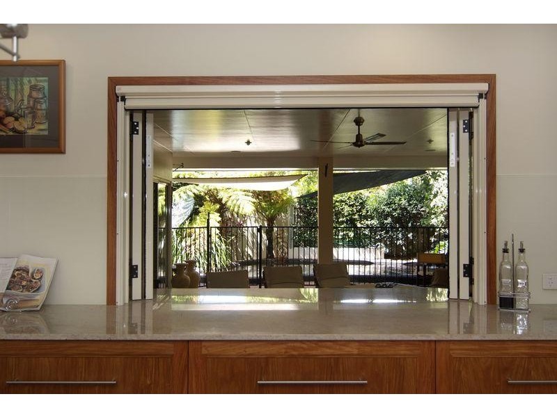 1 WHITEHAVEN COURT, CLIFTON BEACH, Cairns QLD 4870
