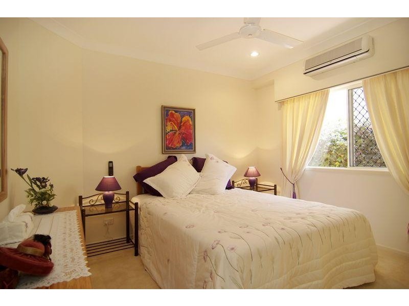1 WHITEHAVEN COURT, CLIFTON BEACH, Cairns QLD 4870