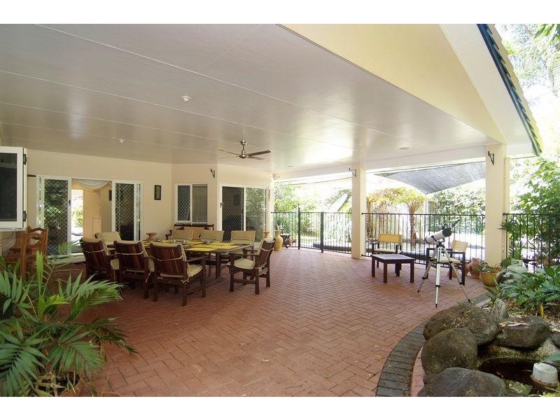 1 WHITEHAVEN COURT, CLIFTON BEACH, Cairns QLD 4870